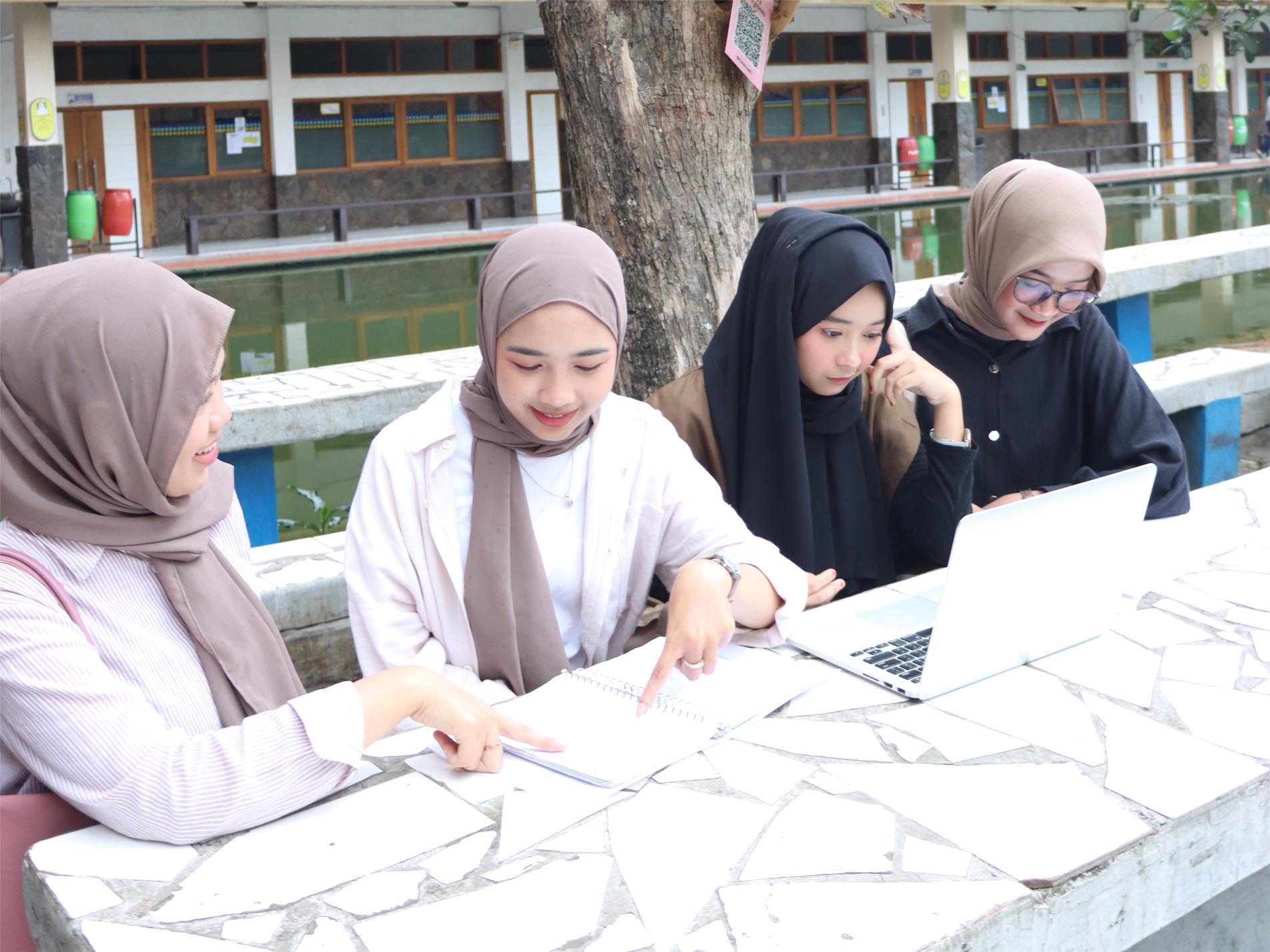 Apakah Jurusan Agribisnis Sulit? Temukan Beasiswa Kuliah untuk Mahasiswa Baru!