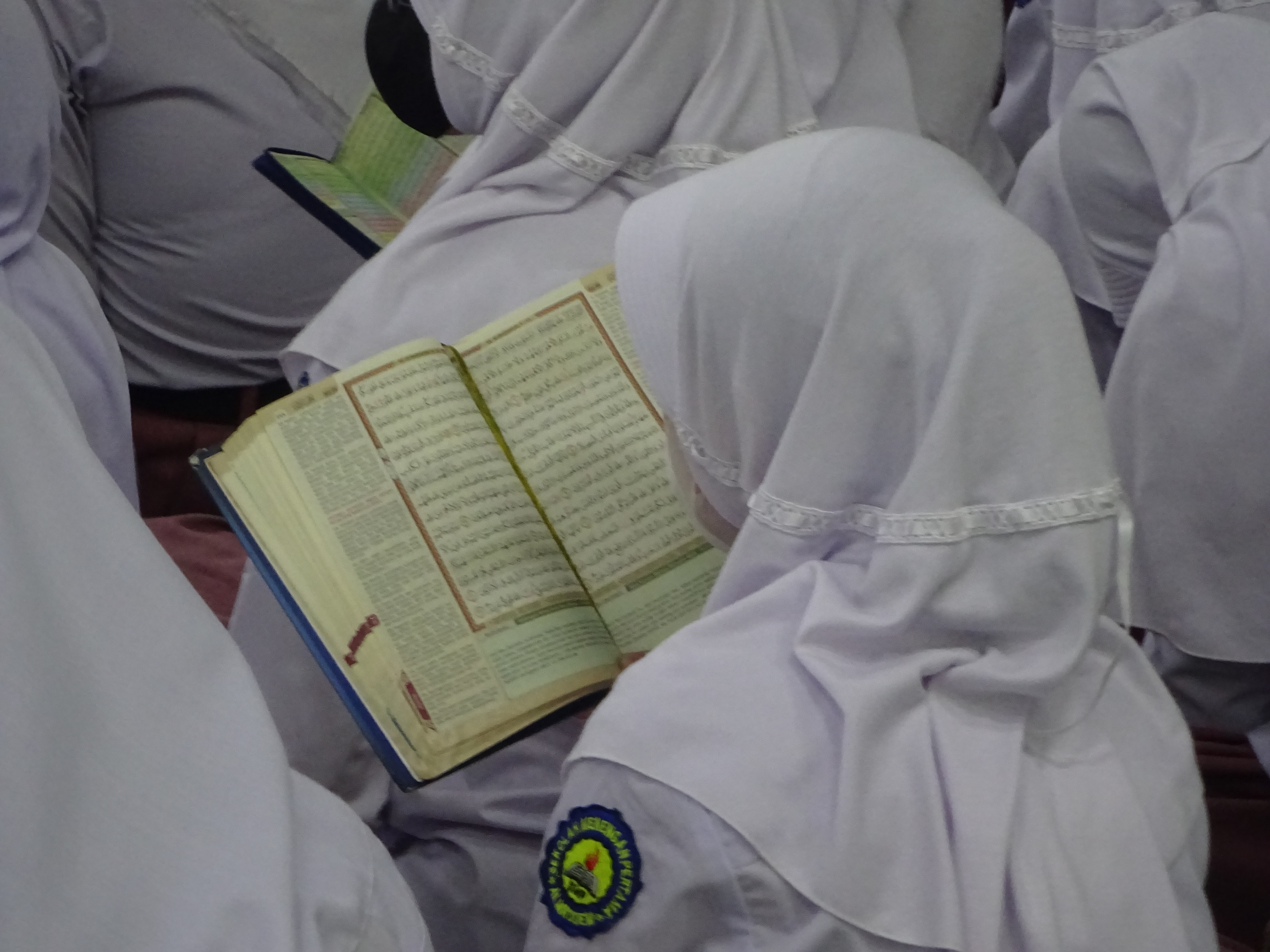 Pengalaman Siswa dalam Mengikuti Program Pembelajaran Agama di SMA Boarding School Al Masoem Bandung