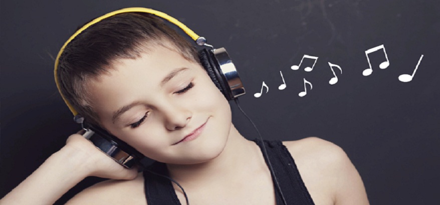 5 Manfaat Mendengarkan Lagu Anak Islami di Masa Pertumbuhan si Kecil