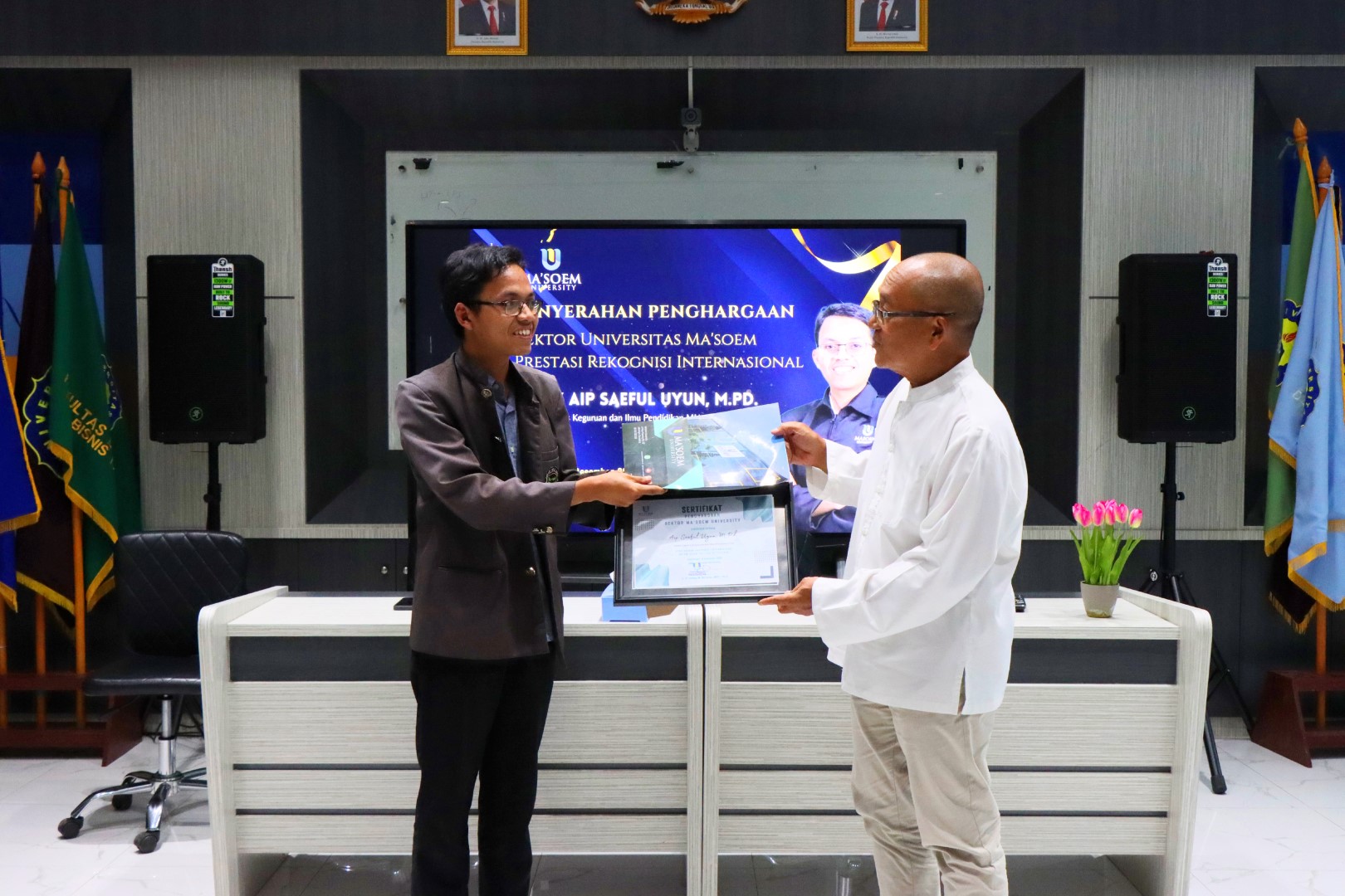 Berikut dosen berprestasi Al Ma'soem Aip Saepul Uyun yang sukses meraih penghargaan pendidikan tingkat internasional
