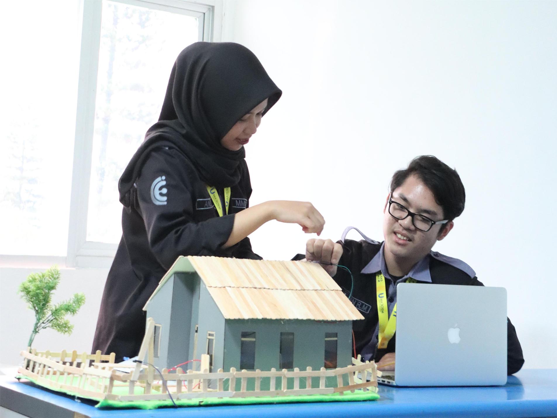 Apakah Kemampuan Pemrograman Dasar Menjadi Bagian Penting Dari Mapel Pendukung Jurusan Teknik Industri Saat Ini?